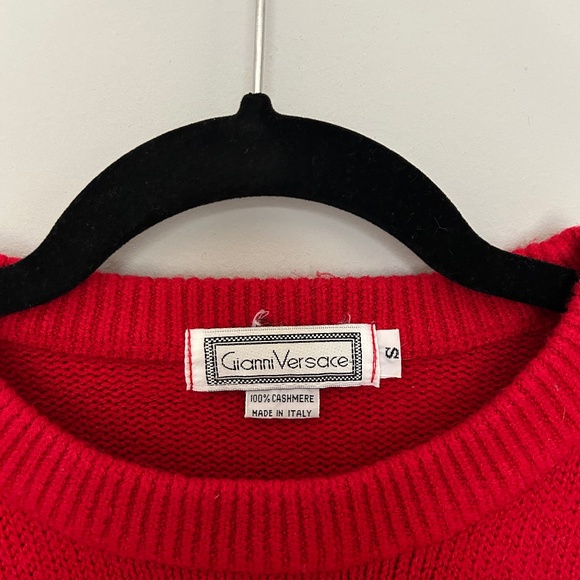 Gianni Versace Versus Red Cashmere Sweater - Picture 3 of 4